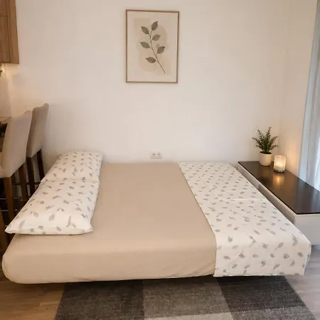 Golden Nest شقة موستار
