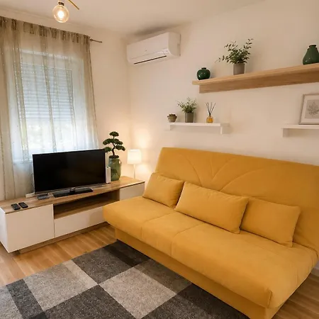 Golden Nest شقة موستار